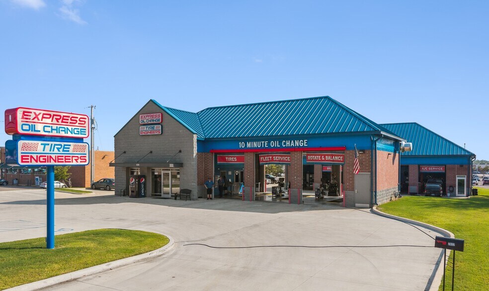 Primary Photo Of 2022 Highway 72 E, Corinth Convenience Store For Sale
