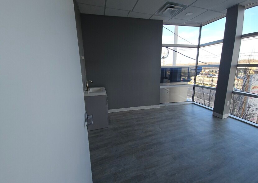 More Photos Of 315 Walt Whitman Rd, Huntington Station Office For Lease