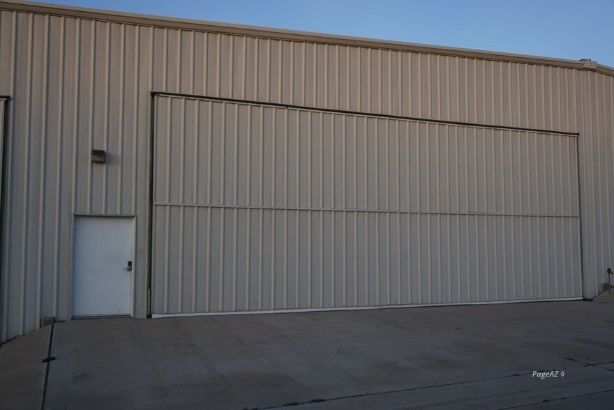 More Photos Of 1056 Vista Ave, Page Warehouse For Sale