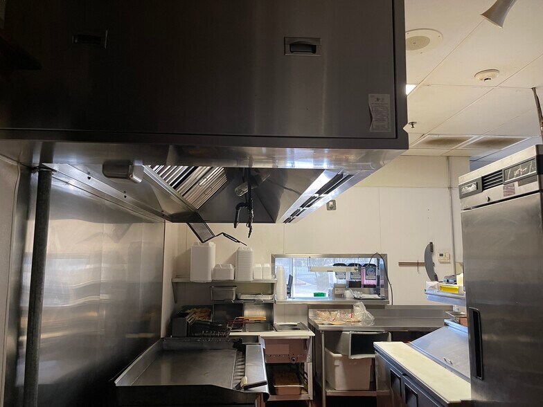 More Photos Of 15409 W Greenway Rd, Surprise Storefront For Lease