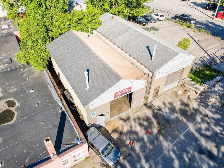 More Photos Of 12 Carlton St, Lowell Auto Repair For Sale
