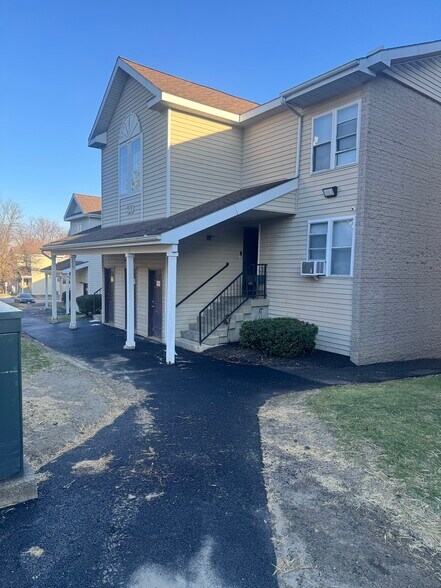 More Photos Of Capital Woods, Albany Apartments For Sale