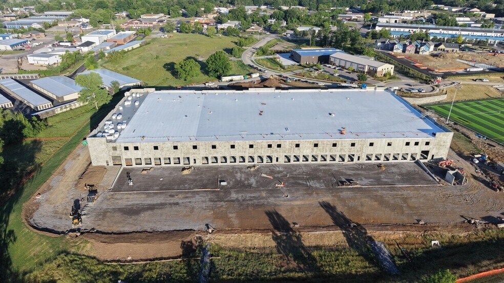 More Photos Of 230 Innovation Way, Hendersonville Warehouse For Sale