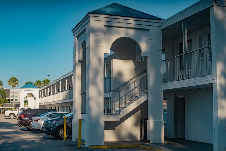 More Photos Of 1153 Airport Rd, Jacksonville Hotel For Sale