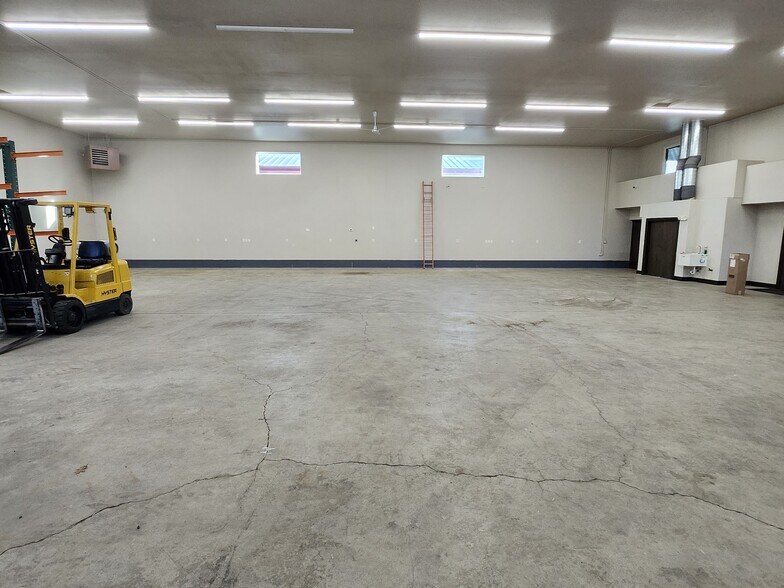 More Photos Of 10157 N Taryne St, Hayden Warehouse For Lease