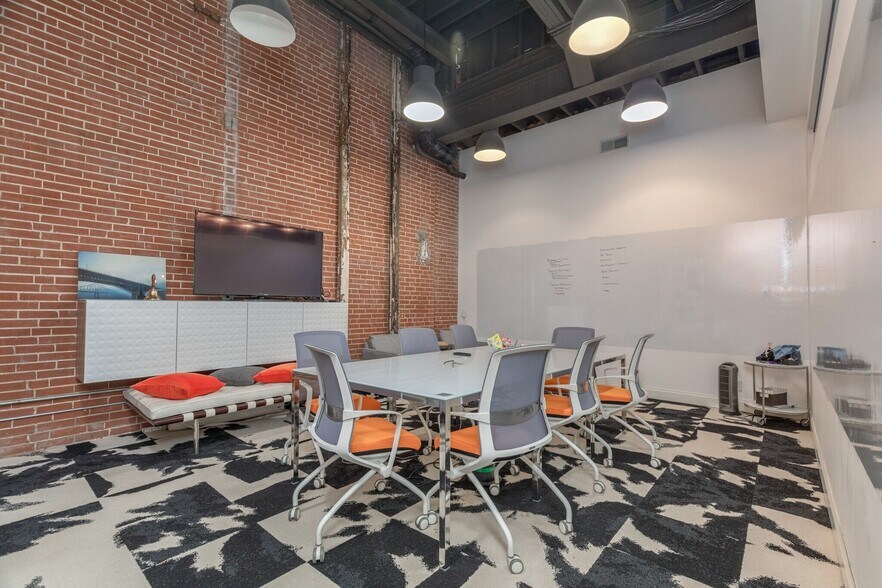 More Photos Of 3026-3036 Locust St, Saint Louis Loft Creative Space For Lease