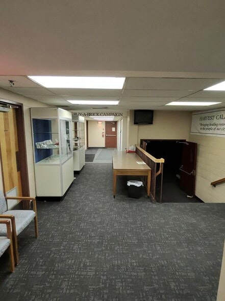 More Photos Of 261-301 Port Union Rd, Toronto Storefront For Lease