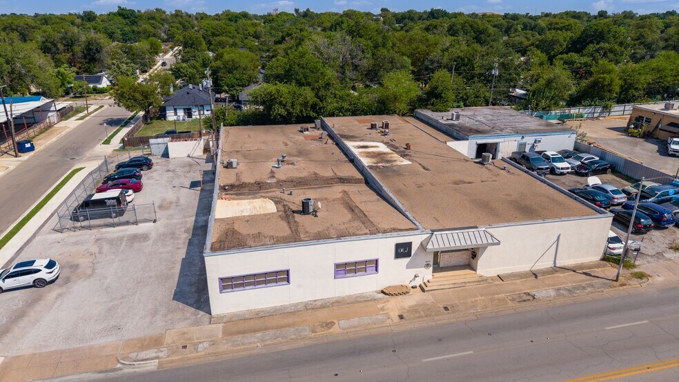 More Photos Of 3605 McCart Ave, Fort Worth Distribution For Lease