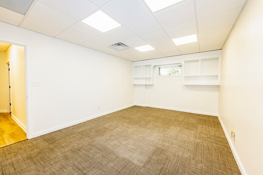 More Photos Of 30-40 E Columbus St, Columbus Unknown For Lease