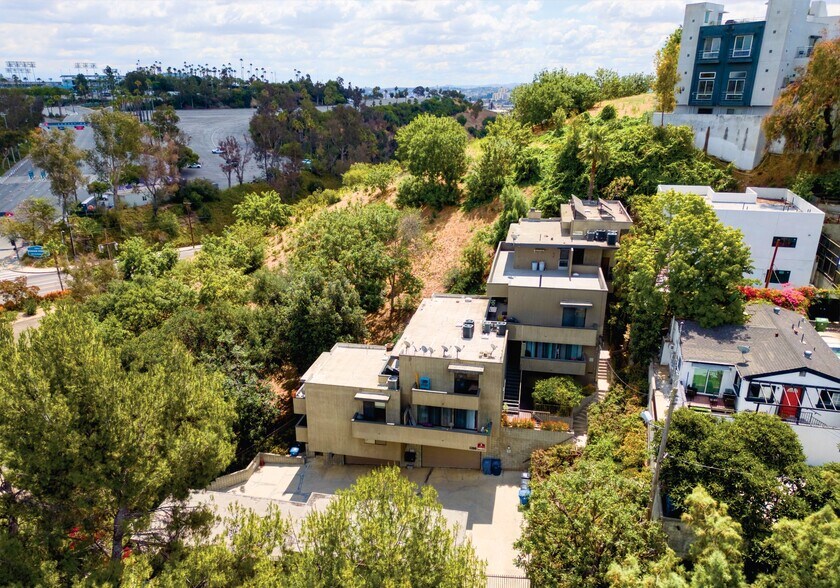 More Photos Of 1188 Innes Ave, Los Angeles Apartments For Sale