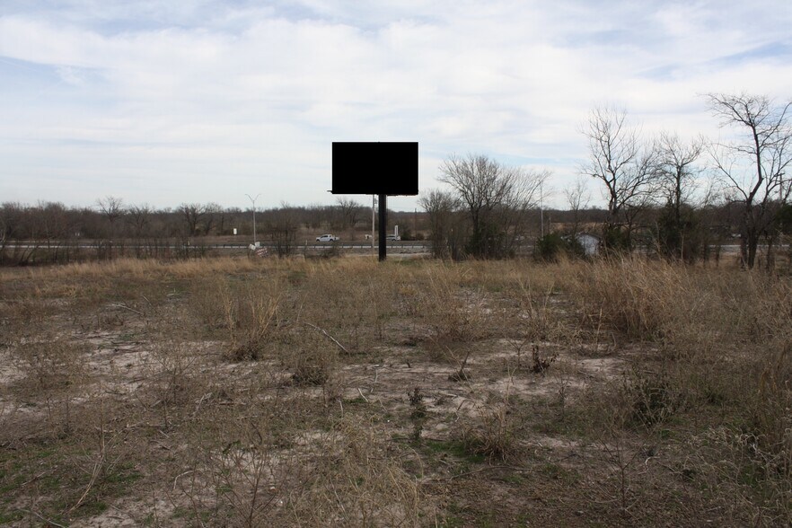 More Photos Of 100 Interstate 30, Greenville Land For Lease