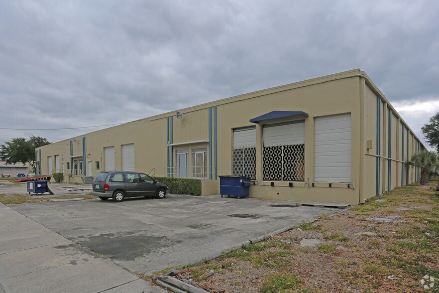 More Photos Of 4000-4010 N 28th Ter, Hollywood Warehouse For Lease