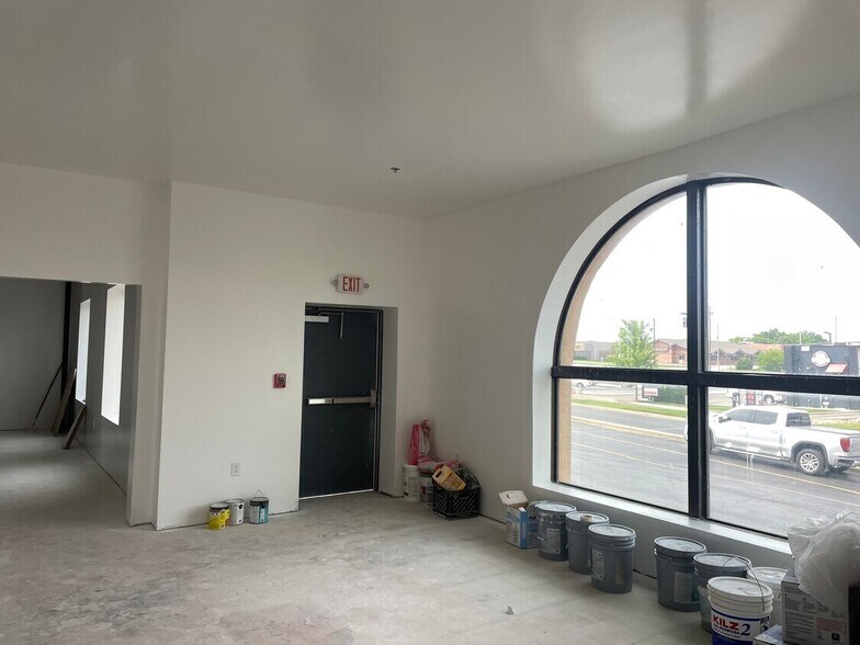 More Photos Of 3501 W Broadway Blvd, Sedalia Hotel For Sale