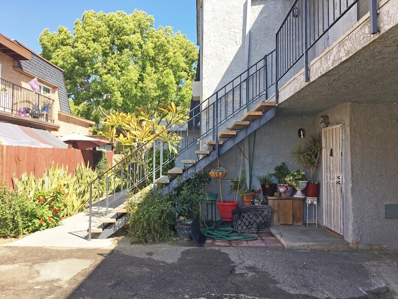 More Photos Of 1010 E Broadway, Anaheim Apartments For Sale