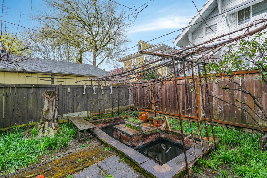 More Photos Of 3123 Ne Broadway St, Portland Storefront Retail Residential For Sale