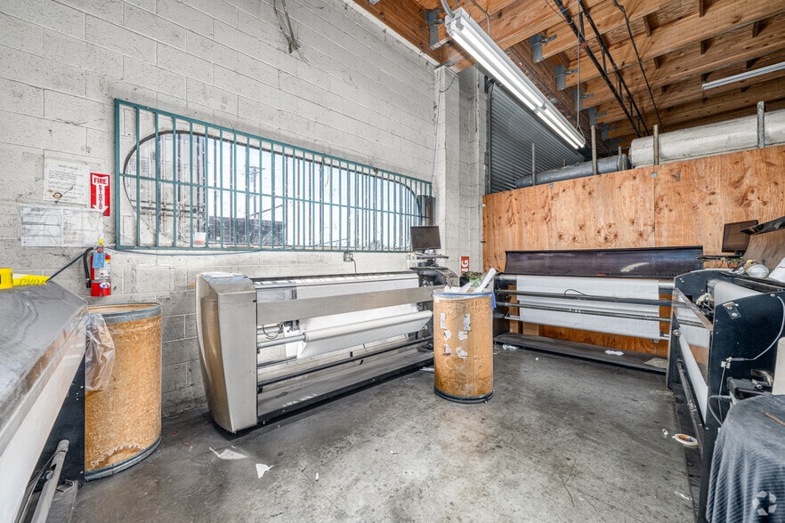 More Photos Of 5801 S Alameda St, Los Angeles Manufacturing For Sale