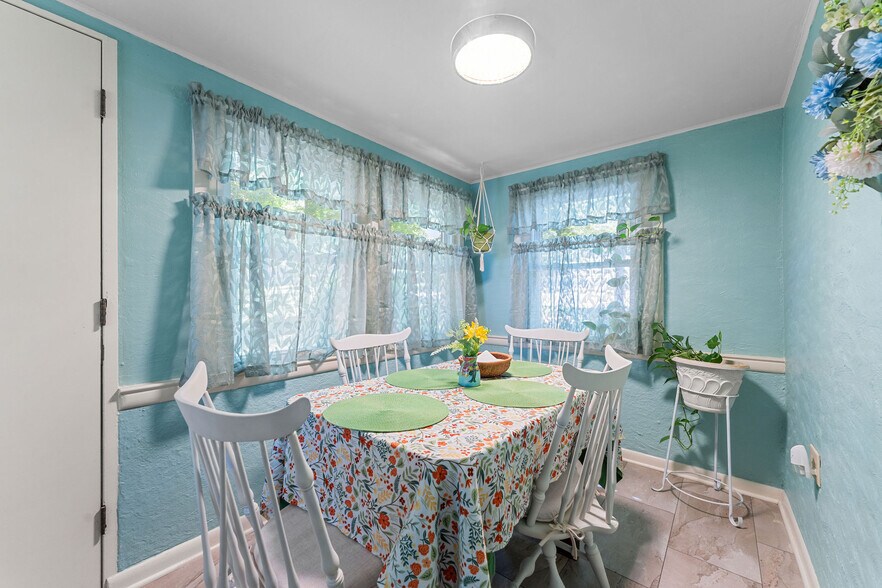 More Photos Of 500 S 2nd St, Branson Specialty For Sale