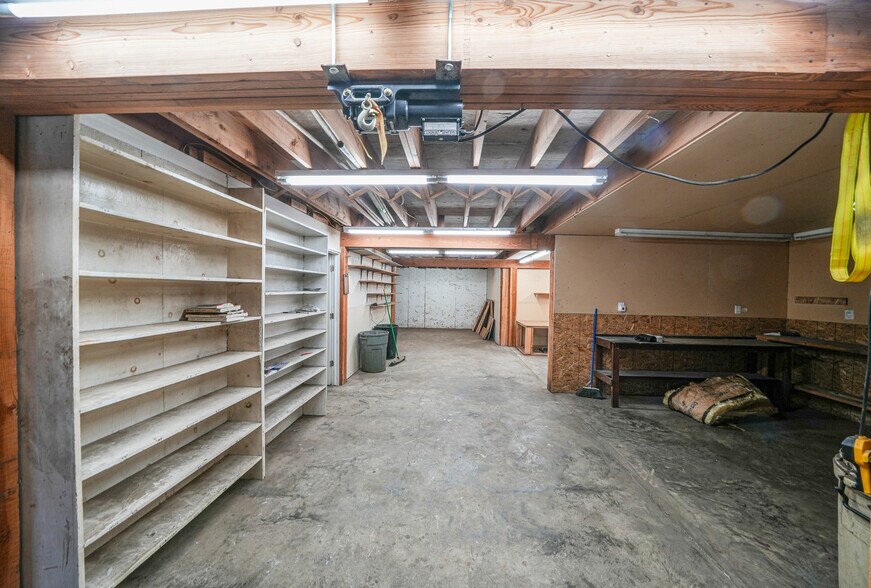 More Photos Of 10 Main S st, Pierce General Retail For Sale