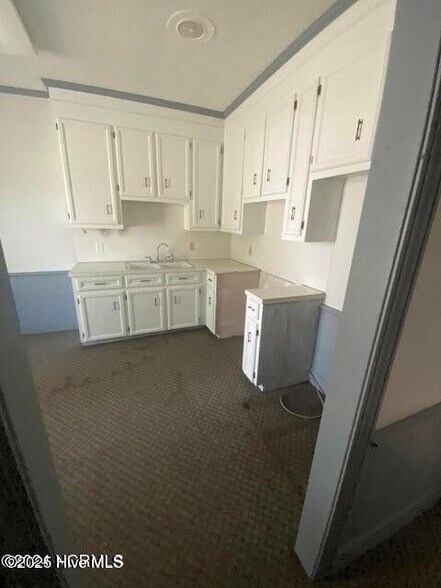 More Photos Of 1000 W Vernon Ave, Kinston Office For Lease