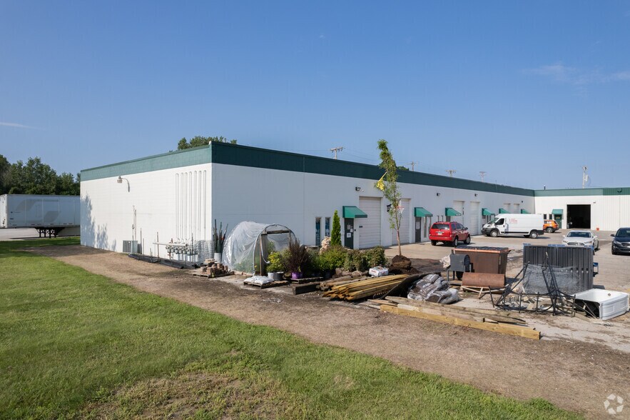 More Photos Of 720 Illinois Ave, Maumee Warehouse For Lease