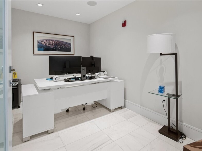 More Photos Of 1001 10th Ave S, Naples Office Residential For Sale