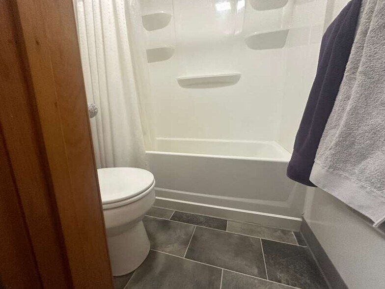 More Photos Of 810 E US Hwy 275, Ewing Hotel For Sale