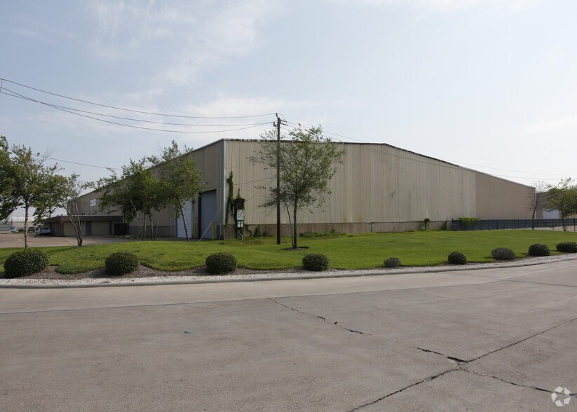 More Photos Of 4204 Fidelity St, Houston Warehouse For Lease