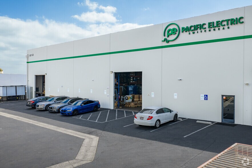 More Photos Of 1611 W Pomona Rd, Corona Unknown For Lease