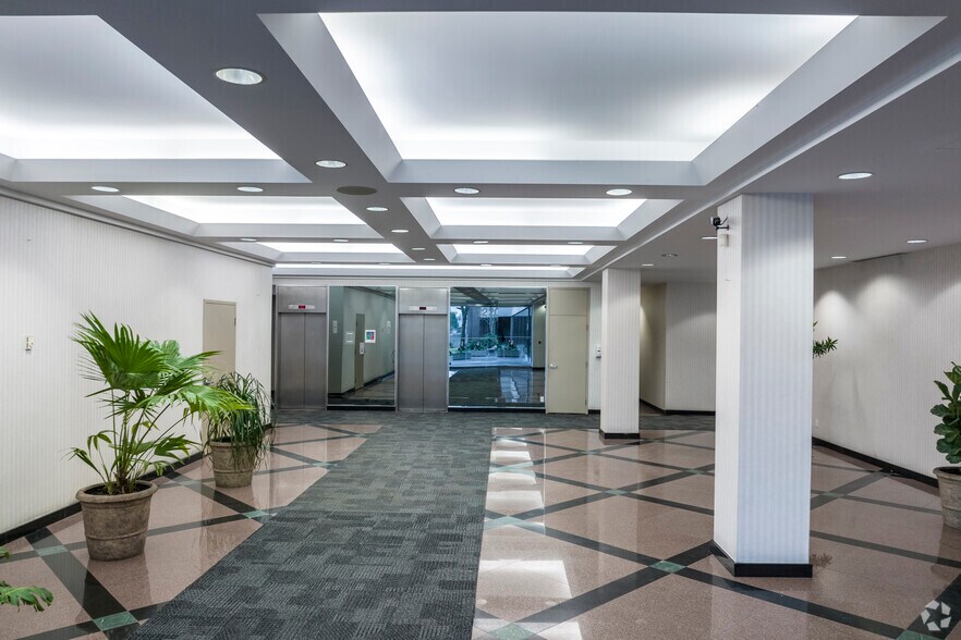 More Photos Of 1210 Sheppard Ave E, Toronto Unknown For Lease