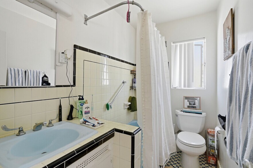 More Photos Of 428-438 Rosemont St, La Jolla Apartments For Sale