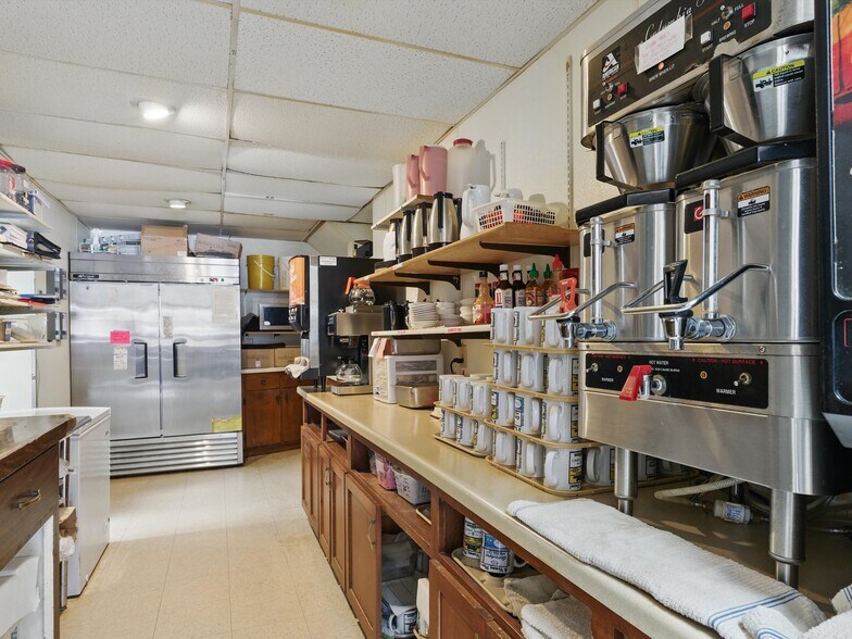 More Photos Of 301 Ellis St, Kewaunee Restaurant For Sale