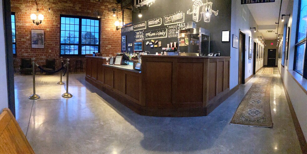 More Photos Of 1002 Hi Pointe Pl, Saint Louis Office For Sale