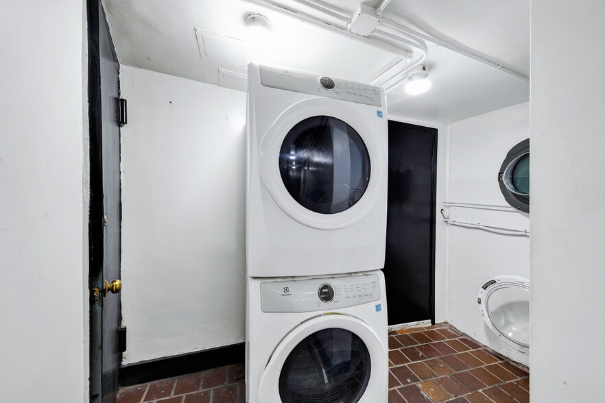 More Photos Of 538 E 89th St, New York Apartments For Sale