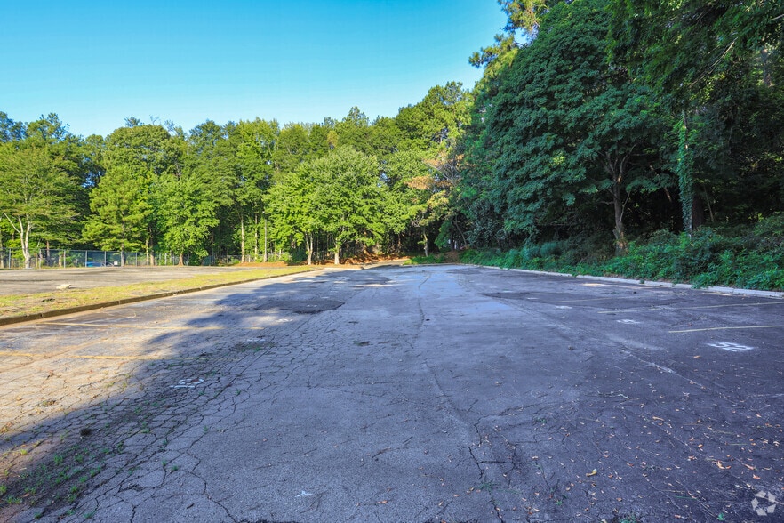 More Photos Of 2945 Stone Hogan Connector Rd, Atlanta Unknown For Lease