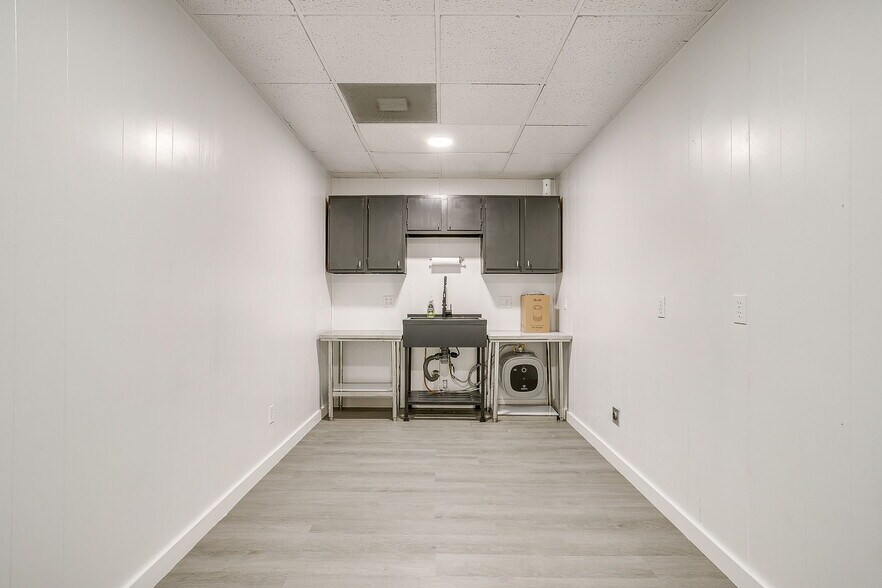 More Photos Of 1600 FM 3433, Newark Warehouse For Sale