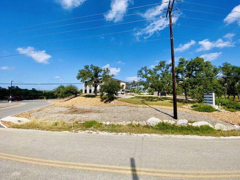 More Photos Of 1878 Herbelin Rd, New Braunfels Office For Lease