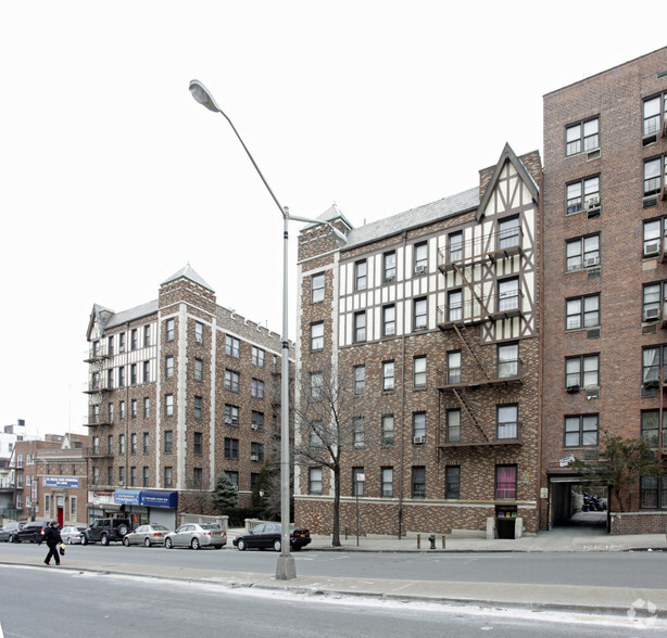 Primary Photo Of 655 E 233rd St, Bronx Apartments For Lease