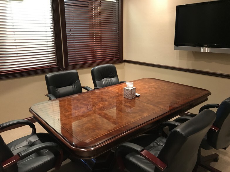 More Photos Of 2121 W 1st St, Fort Myers Office For Lease