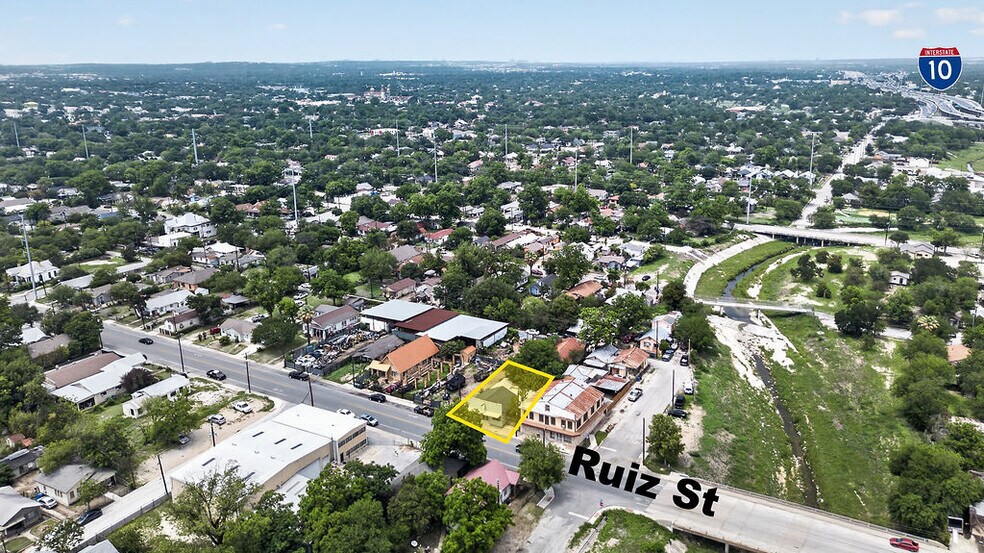 More Photos Of 905 Ruiz St, San Antonio Storefront For Lease