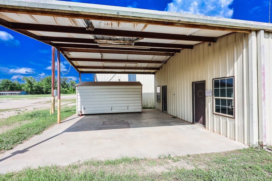 More Photos Of 2617 US Highway 79 N, Carthage Industrial For Sale