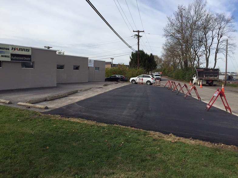 More Photos Of 705 Werne Dr, Lexington Warehouse For Lease