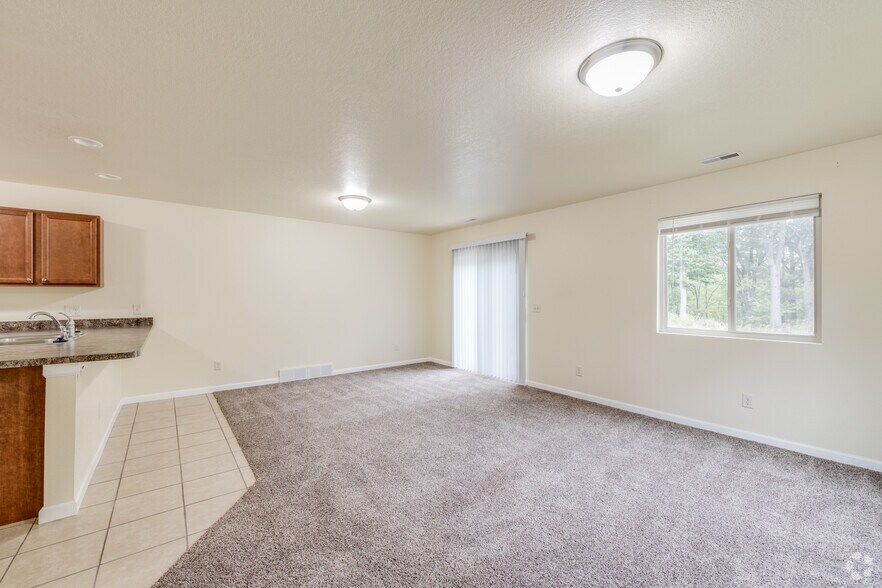 More Photos Of 816 Marquette Ave, Muskegon Apartments For Sale