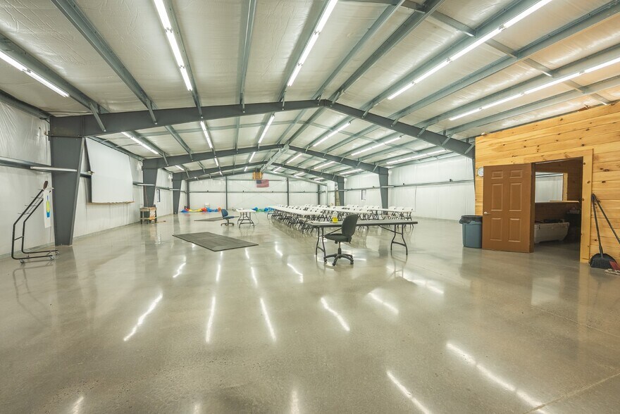 More Photos Of 118 First Ave, Hampton General Retail For Sale