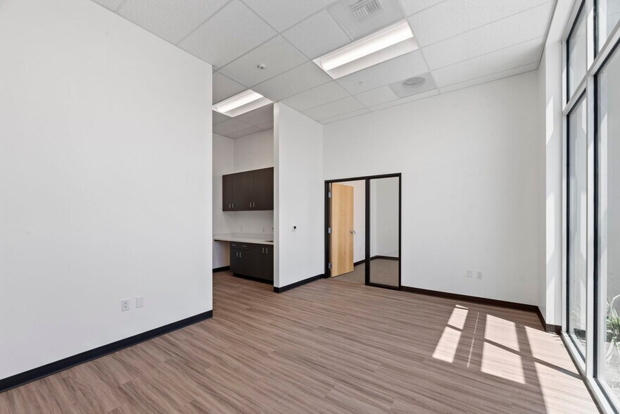 More Photos Of 1400 Graves Ave, Oxnard Distribution For Lease