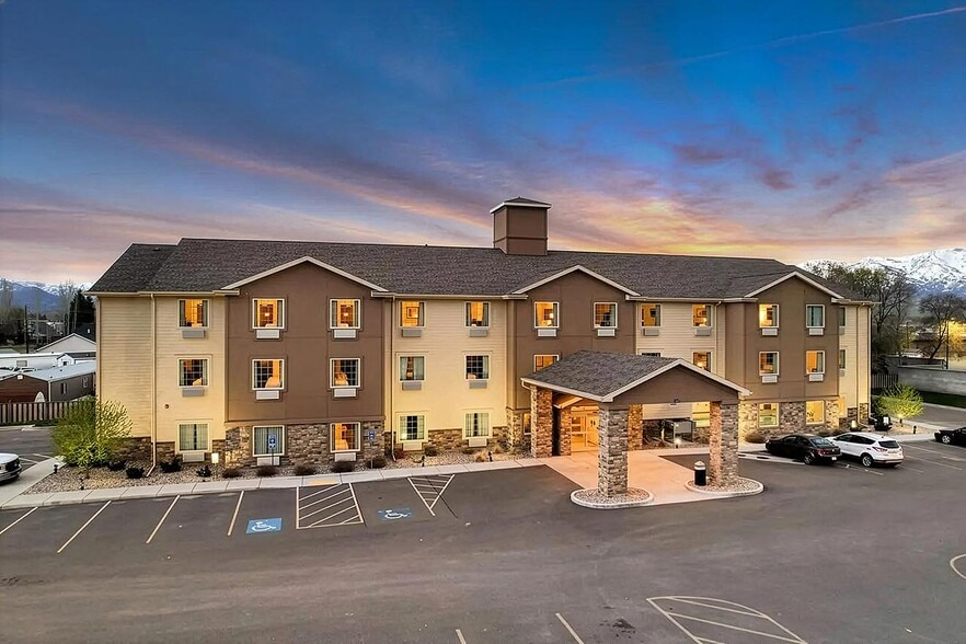 Primary Photo Of 215 N Commercial St, Morgan Hotel For Sale