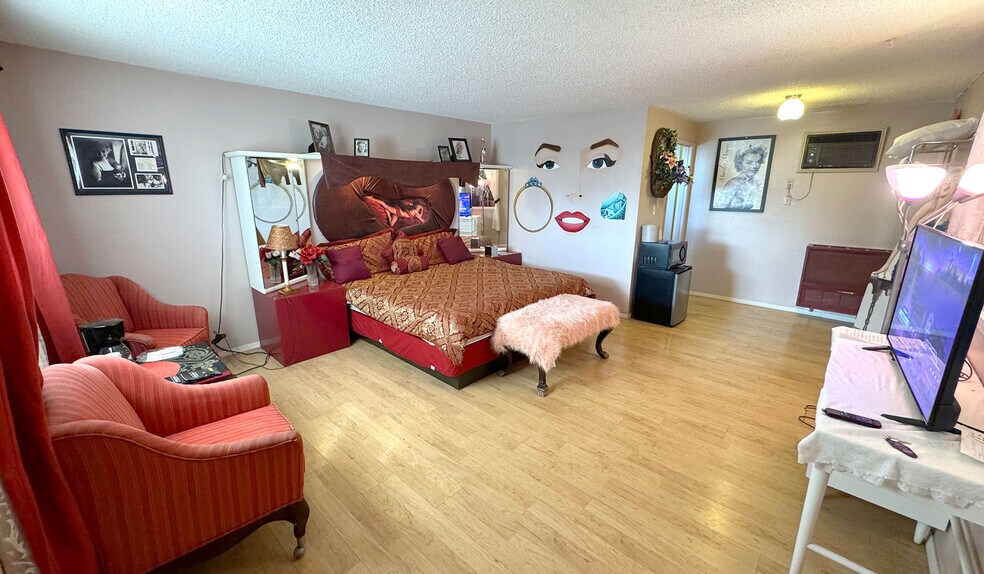 More Photos Of 21455 W I-40 Business, Seligman Hotel For Sale