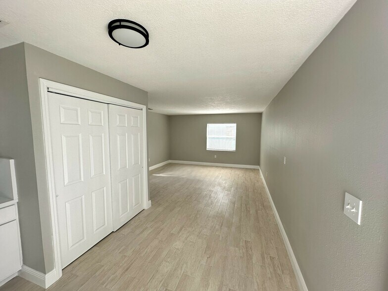 More Photos Of 7309 N Hutton pl, Tampa Apartments For Sale