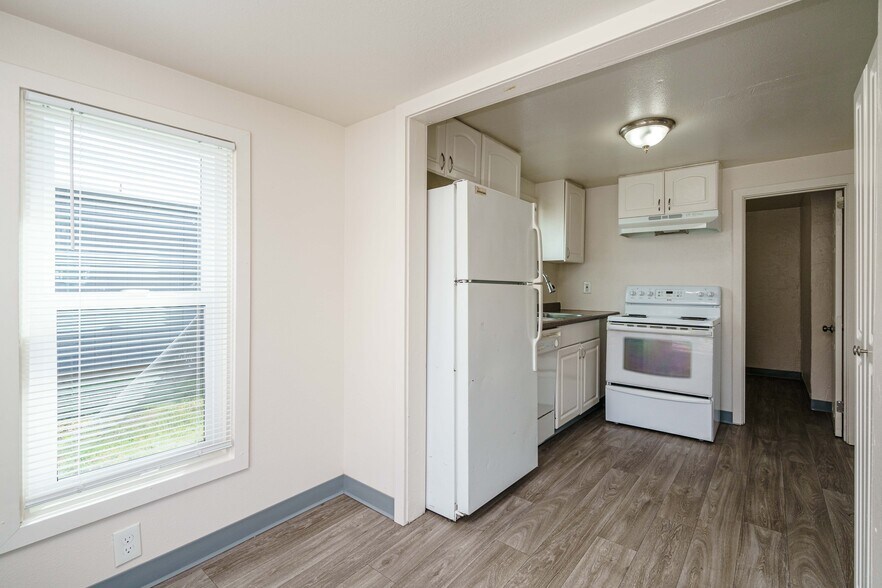 More Photos Of 13718 SE Division St, Portland Apartments For Sale