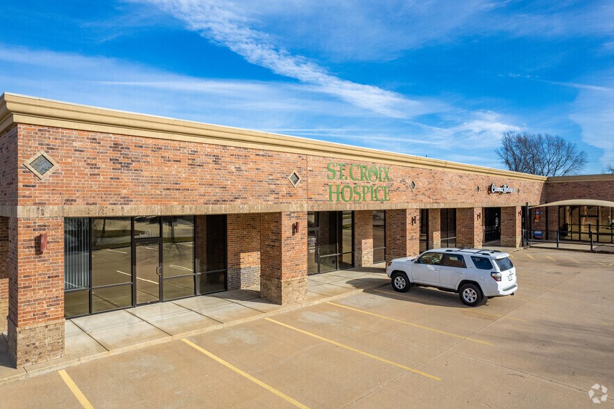 More Photos Of 105 Sherman Way, Nixa Storefront Retail Office For Sale