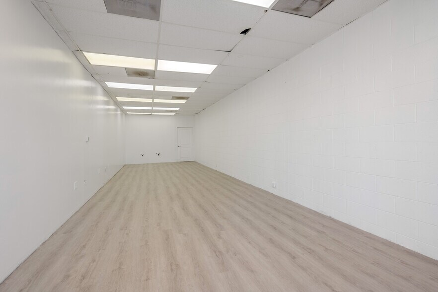 More Photos Of 1620 S Hoover St, Los Angeles Storefront For Lease